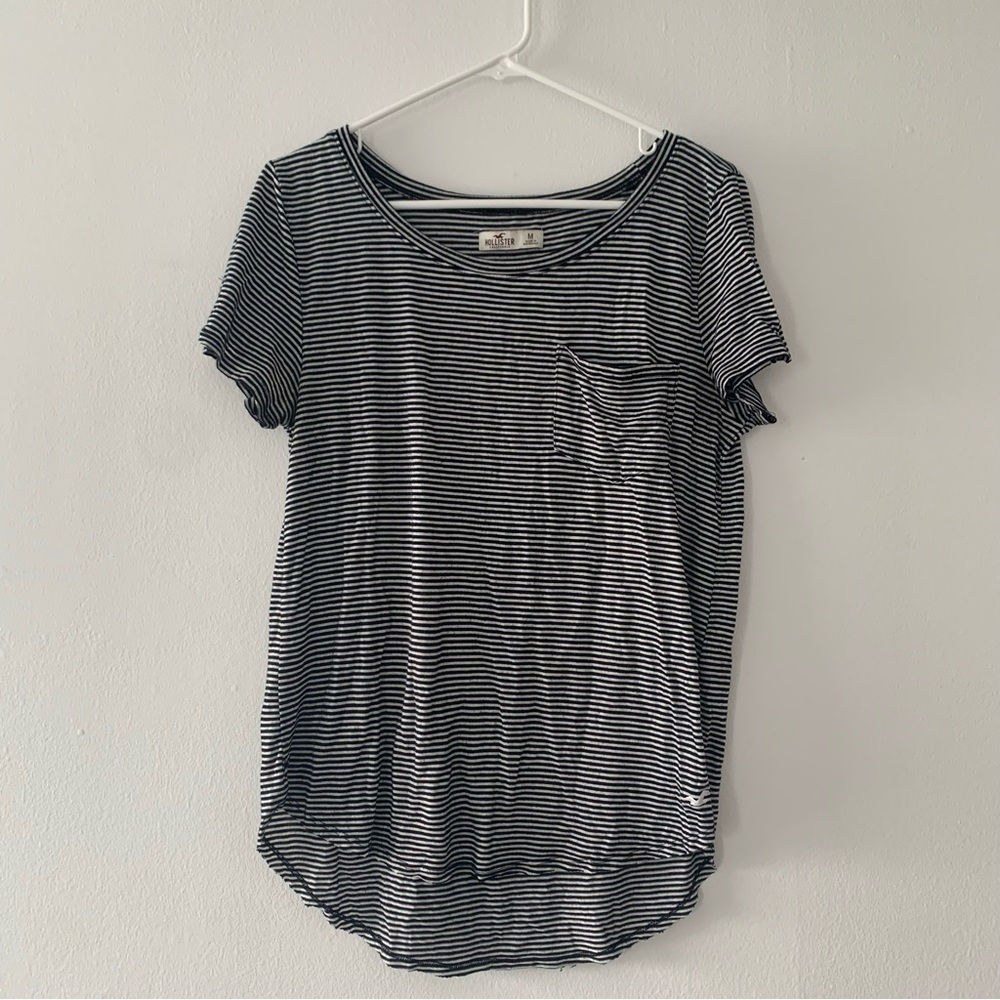 Hollister Black and White Striped Casual Top (Size Medium)